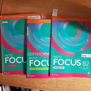 Copertina Into Focus B2
